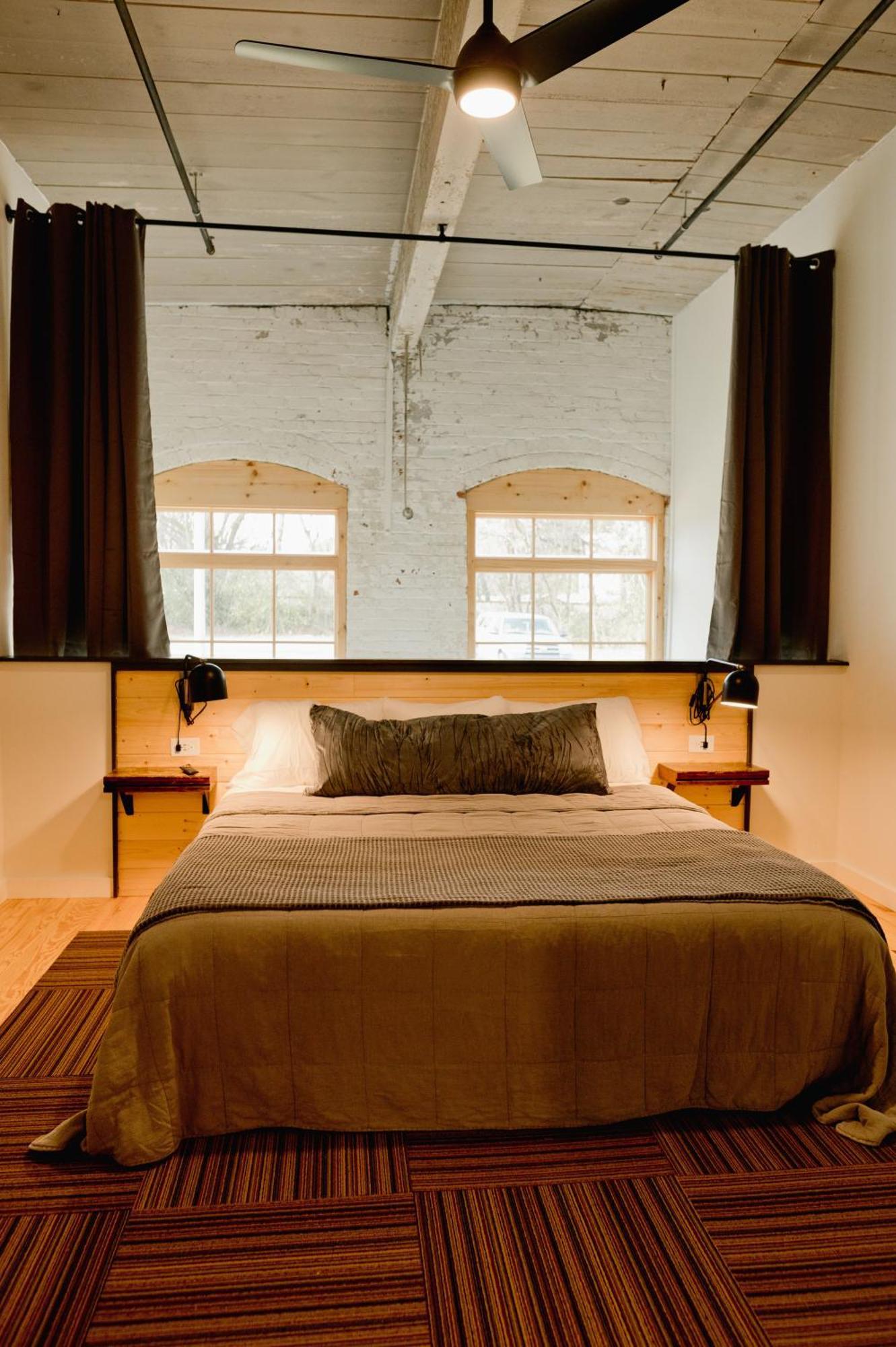 Loom Room Retreat Dalton Bagian luar foto