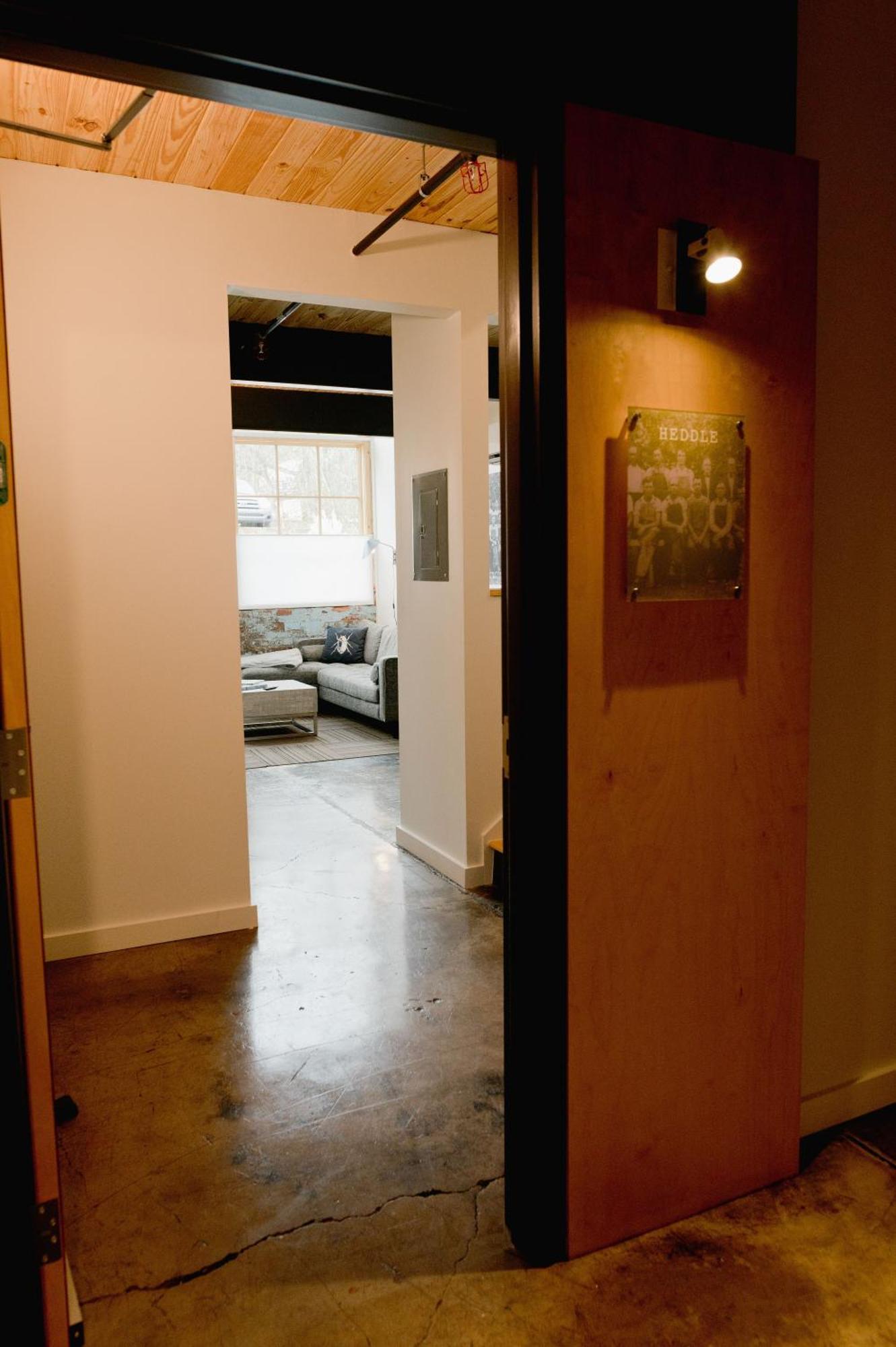 Loom Room Retreat Dalton Bagian luar foto